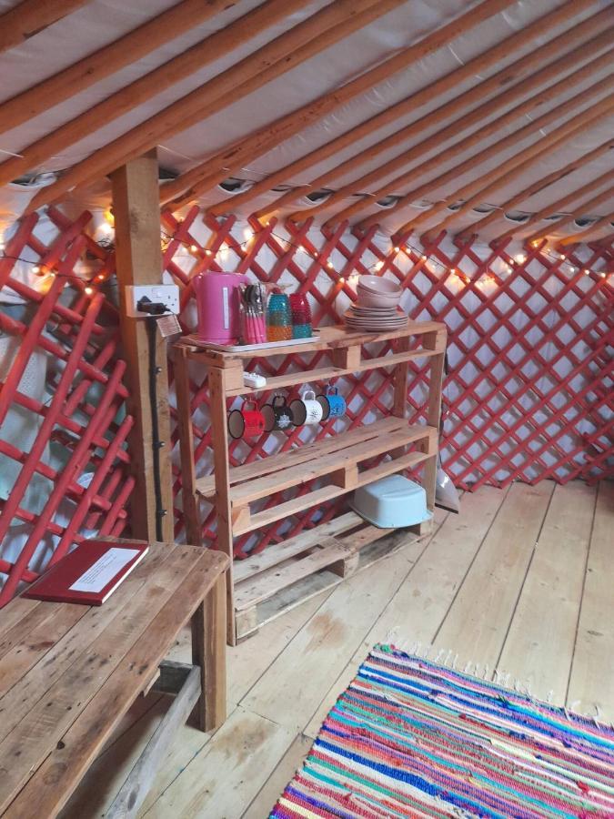 Alder Yurt Wych Elm Glamping Hotel Helston Buitenkant foto